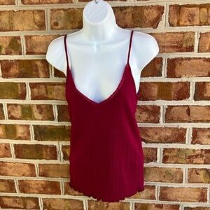Sundance Red Fitted Camisole with Scoop Neckline & adjustable straps. Small